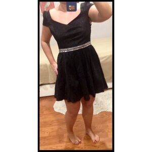 💕DAINTY HOOLIGAN💕 Black Cap Sleeve Dress